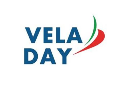 Logo del Vela Day con bandiera italiana stilizzata.